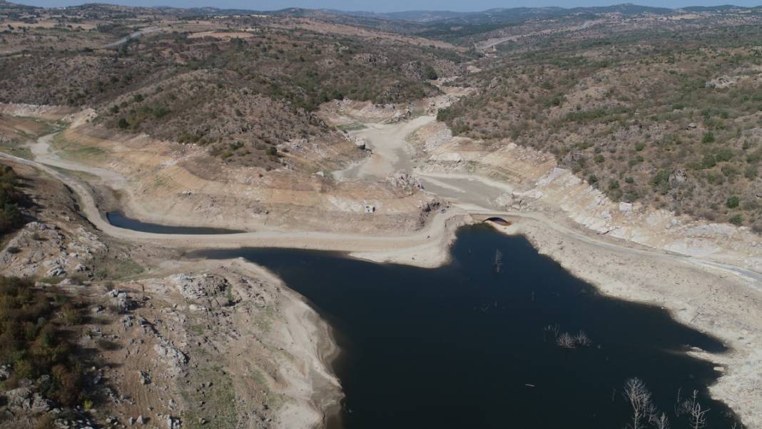Kuraklık bu kez Kırklareli'ni vurdu: Baraj suları altında kalan köprü ulaşıma açıldı 3